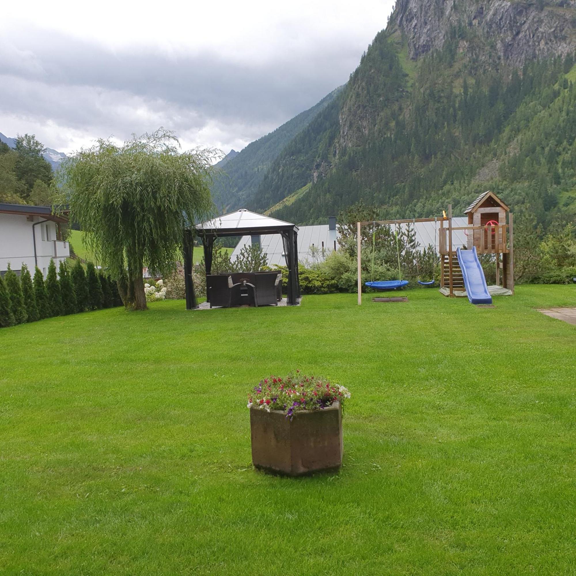 Pitztal Ferienwohnungen Sankt Leonhard im Pitztal Exterior photo